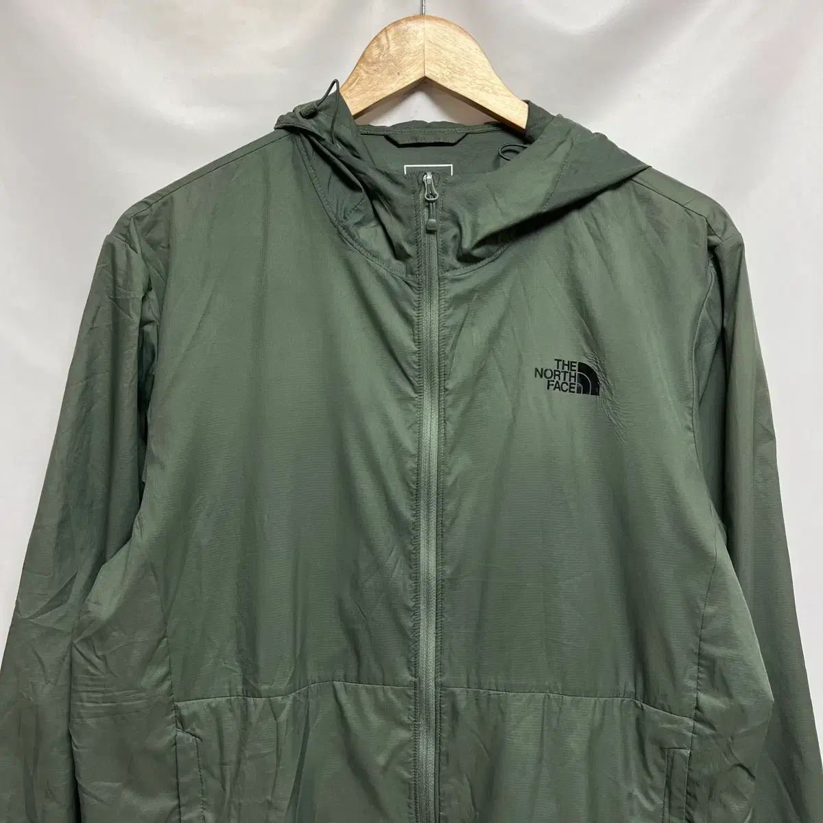 正規品/L THE NORTH FACE ザノースフェイス 軽量 カーキ色 ウィンド