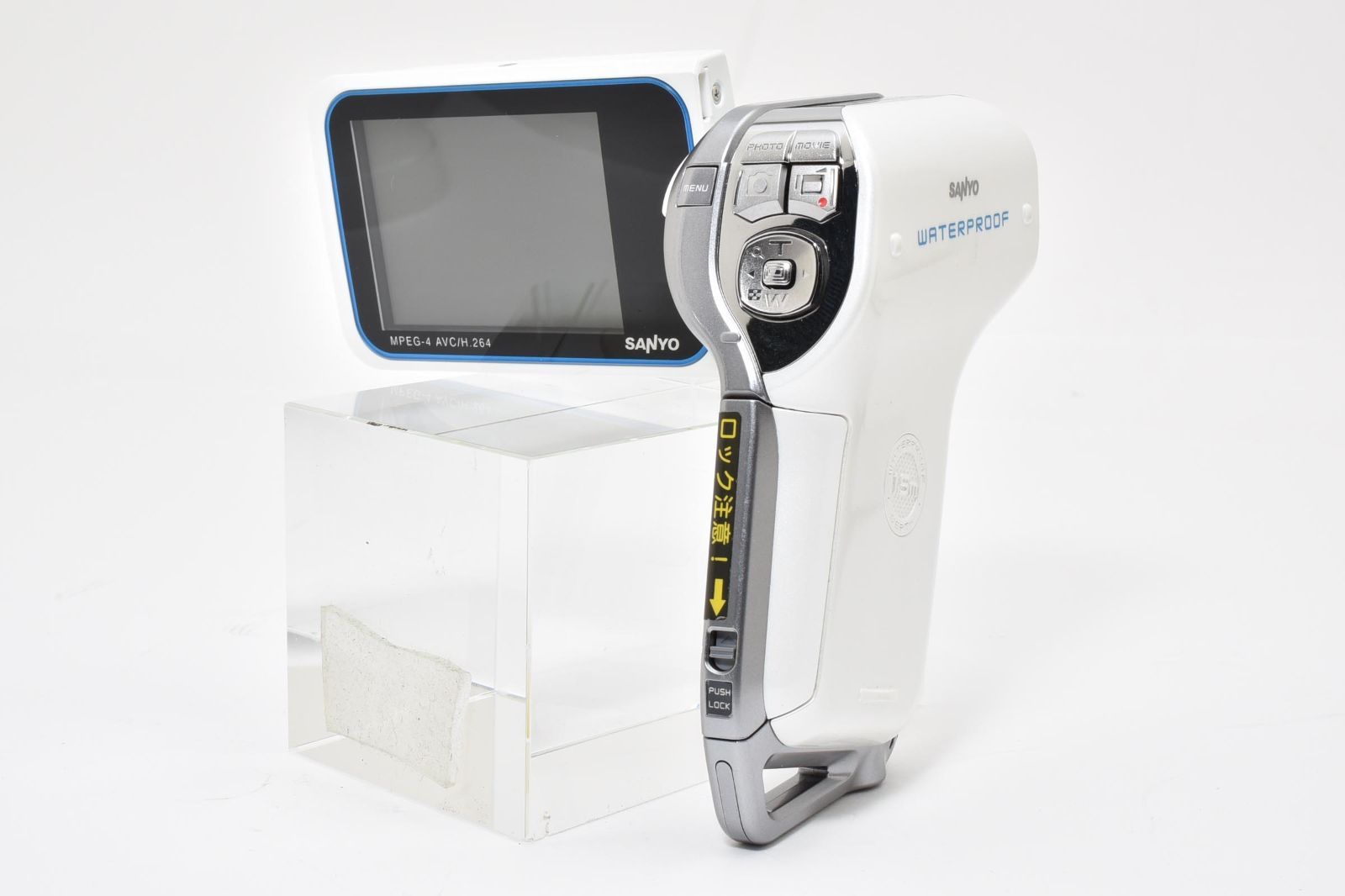 極美品 SANYO Xacti DMX-CA8 動作確認済 良品・防水対応】SANYO Xacti DMX-CA8 ホワイト 動作確認済！グリップ