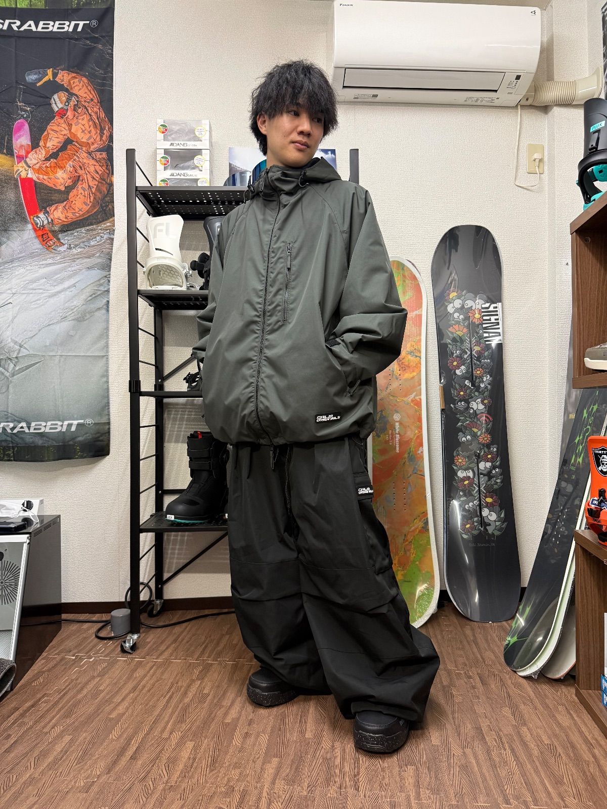 25-26 CALM ORIGINALSウェアセット DARK GRAY×BLACK