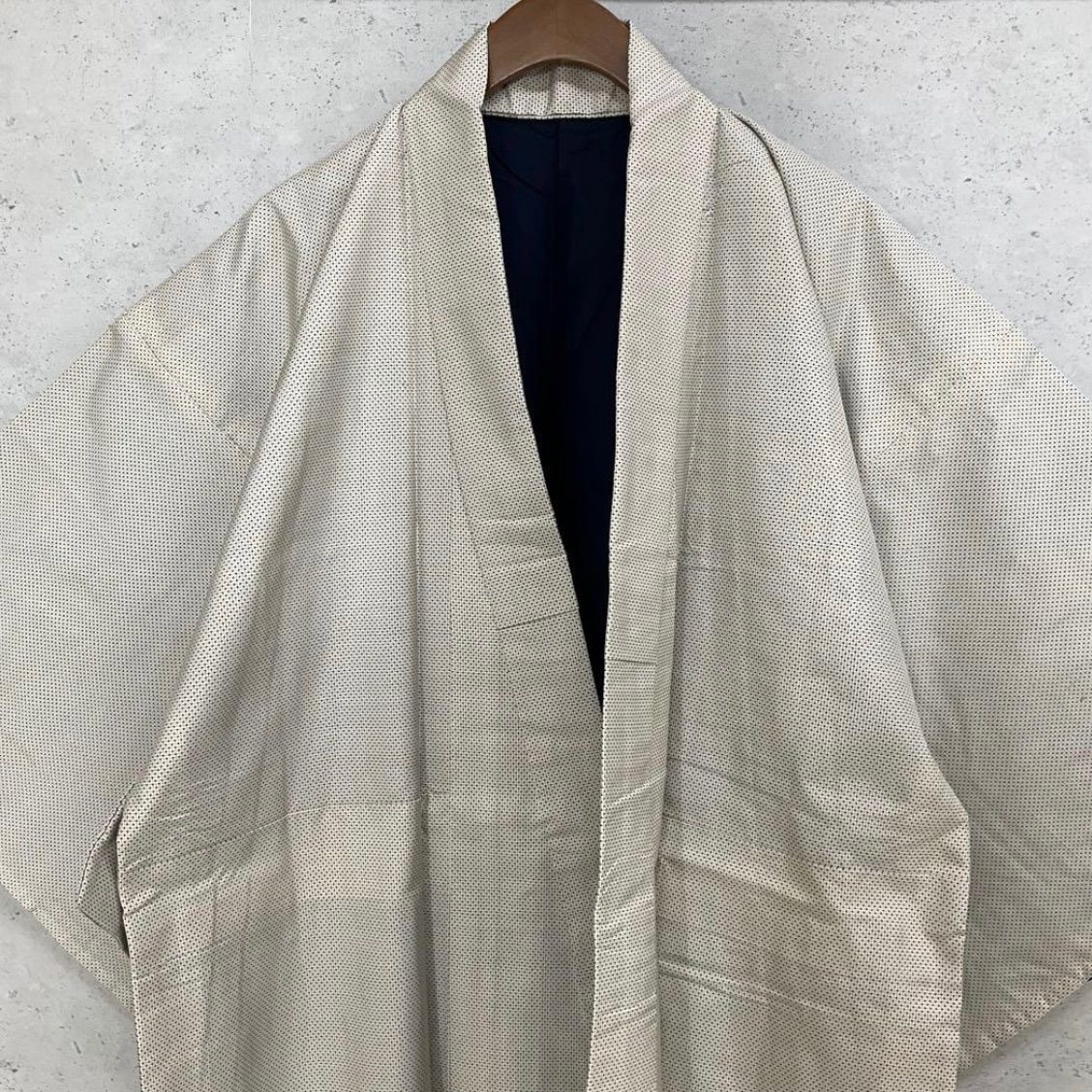 同然⬛️本場奄美大島紬⬛️白大島紬⬛️袷⬛️仕付け糸付⬛️男着物⬛️裄67.5 丈152