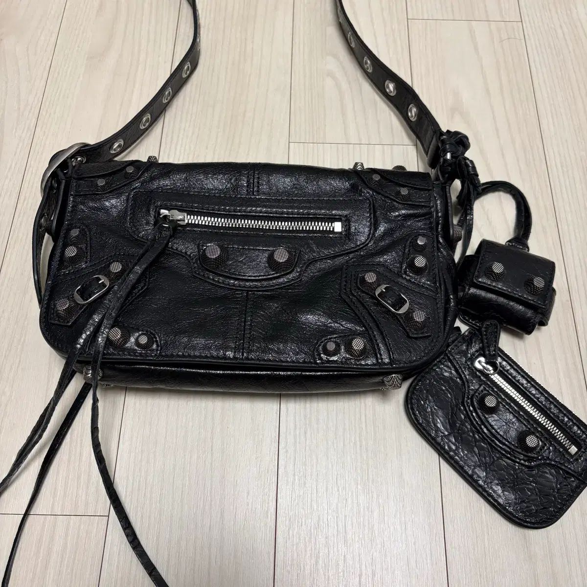 バレンシアガ ルカゴール フラップバッグ xs