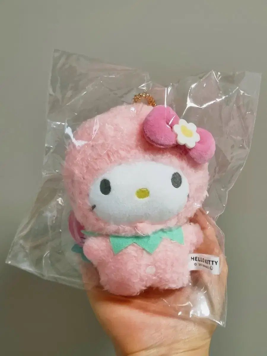 【安い，お得】 サンリオ なりきり いちご ぬいぐるみ マスコット ハローキティ その他