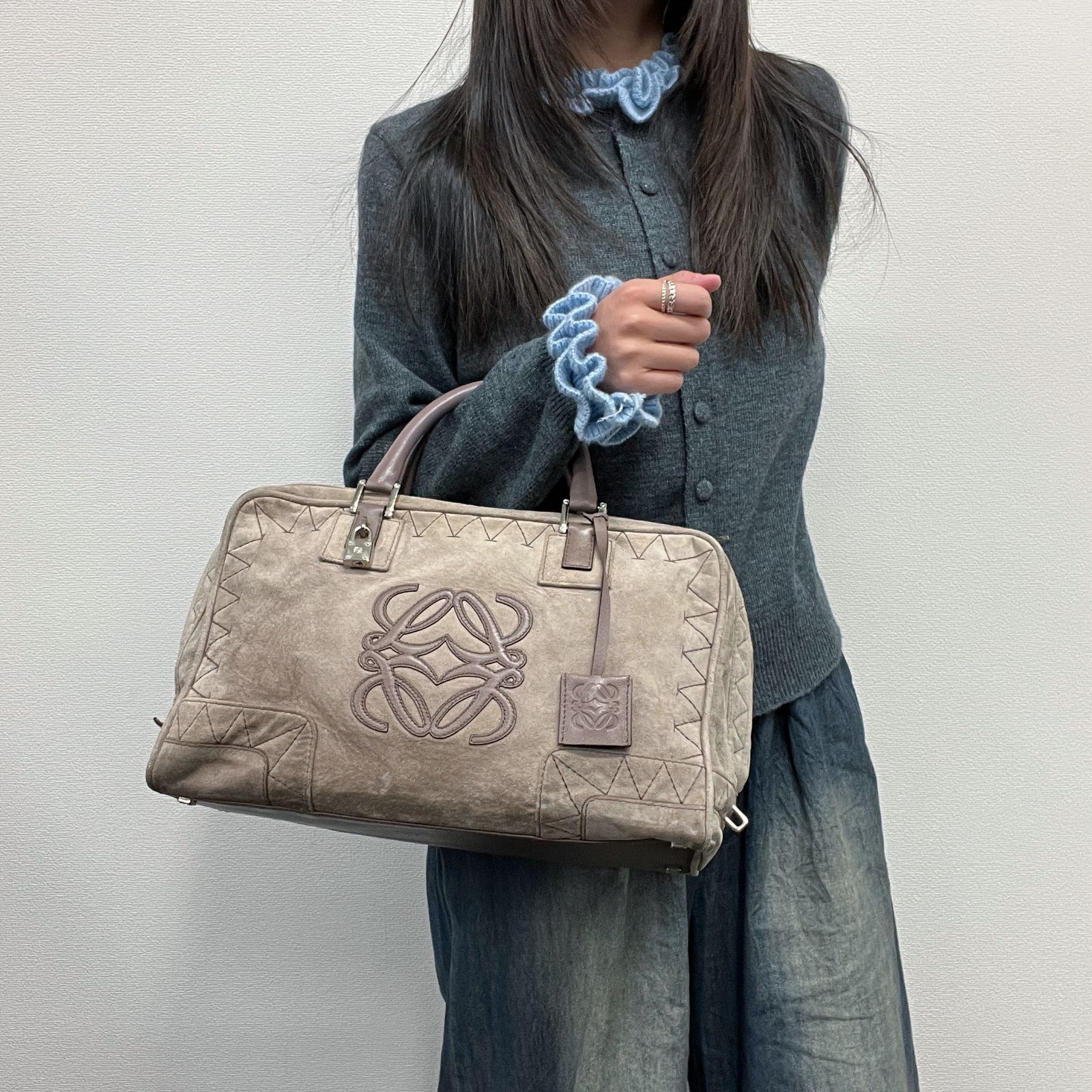 LOEWE ロエベ アナグラム アマソナ36 ハンドバッグ ベージュ スエード 