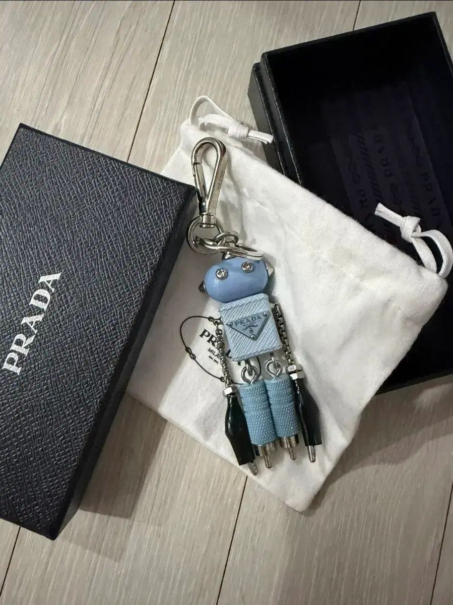PRADA プラダ ロボット キーホルダー ブルー フルセット