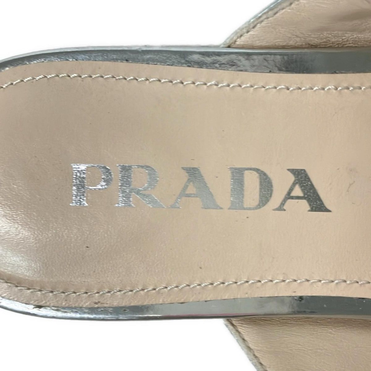 PRADA(プラダ) サンダル 35 1/2 レディース - シルバー レザー - メルカリ