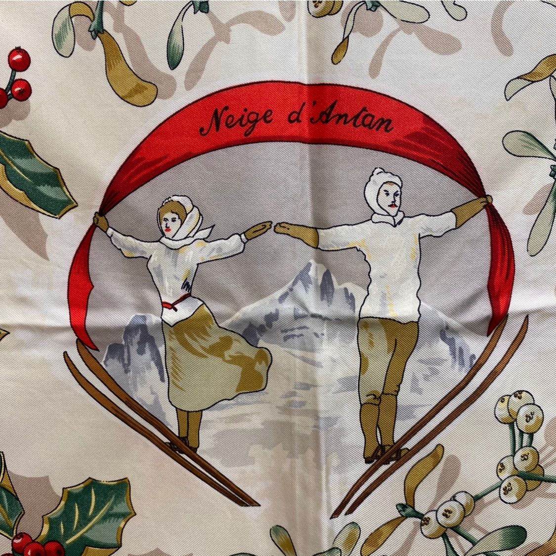 エルメス カレ90 Neige d'Antan シルクスカーフ 去年の雪 HERMES