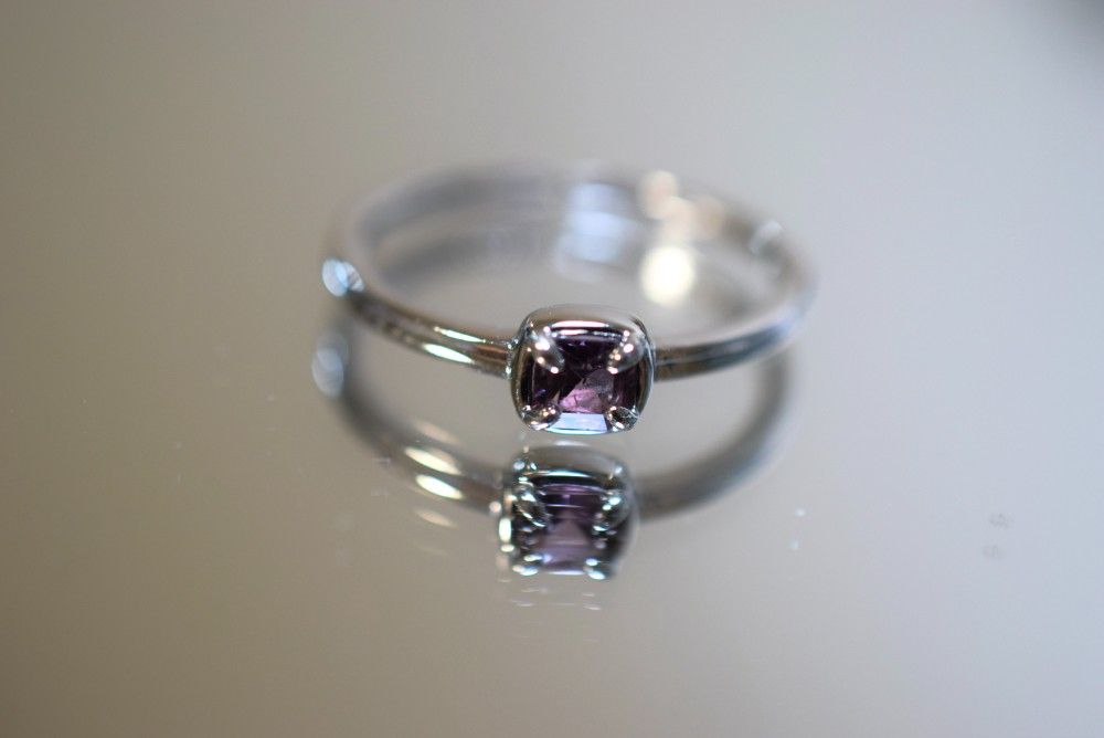 RG10-139 シルバー 宝石質 非加熱 高貴の蘇芳紫色 スピネル リング
