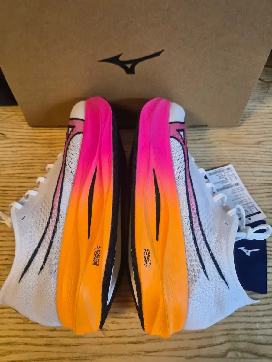 ミズノ リーベリオン プロ ロー ほぼ