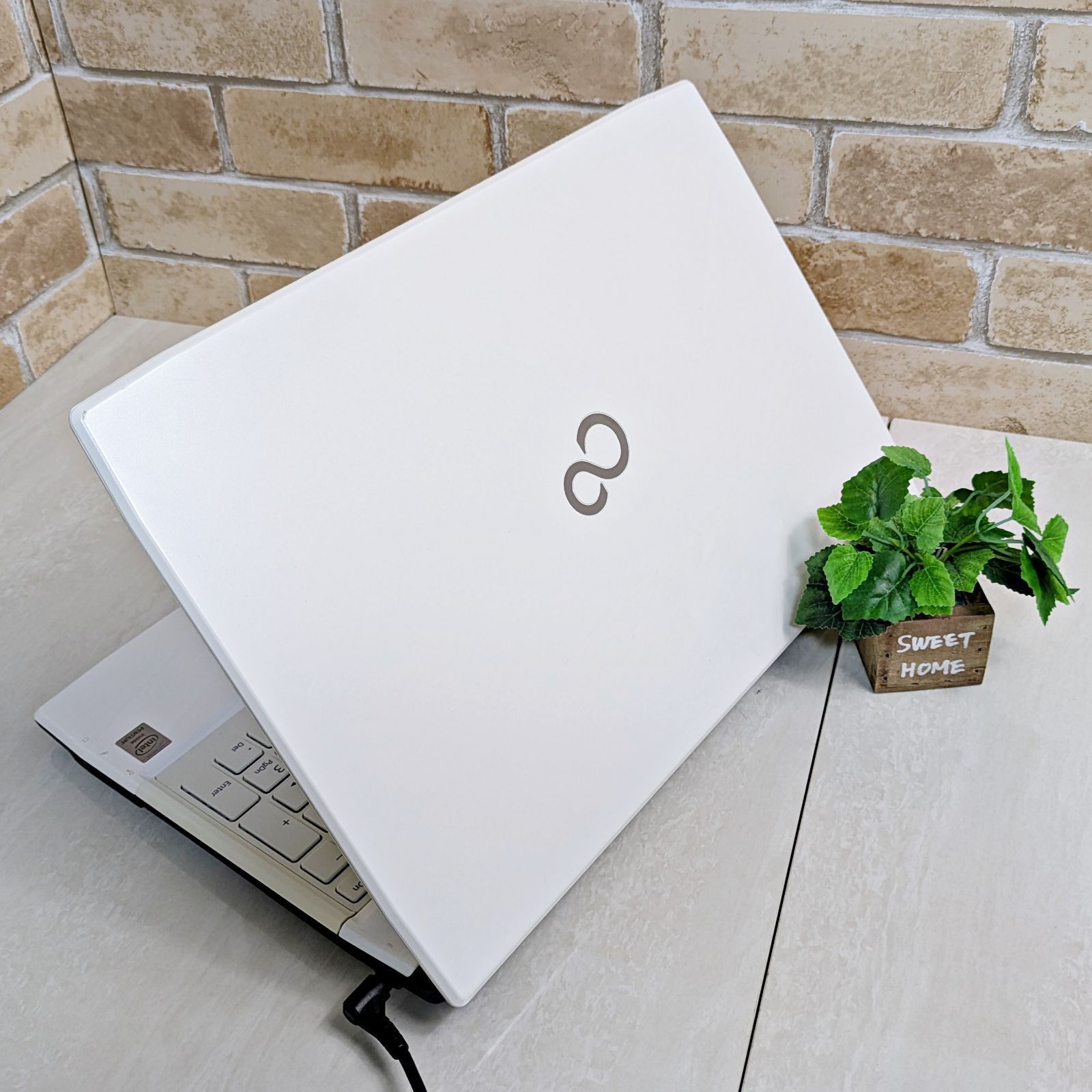 オフィス付き/新品SSD爆速/メモリ8GB☆初心者OK！すぐ使える