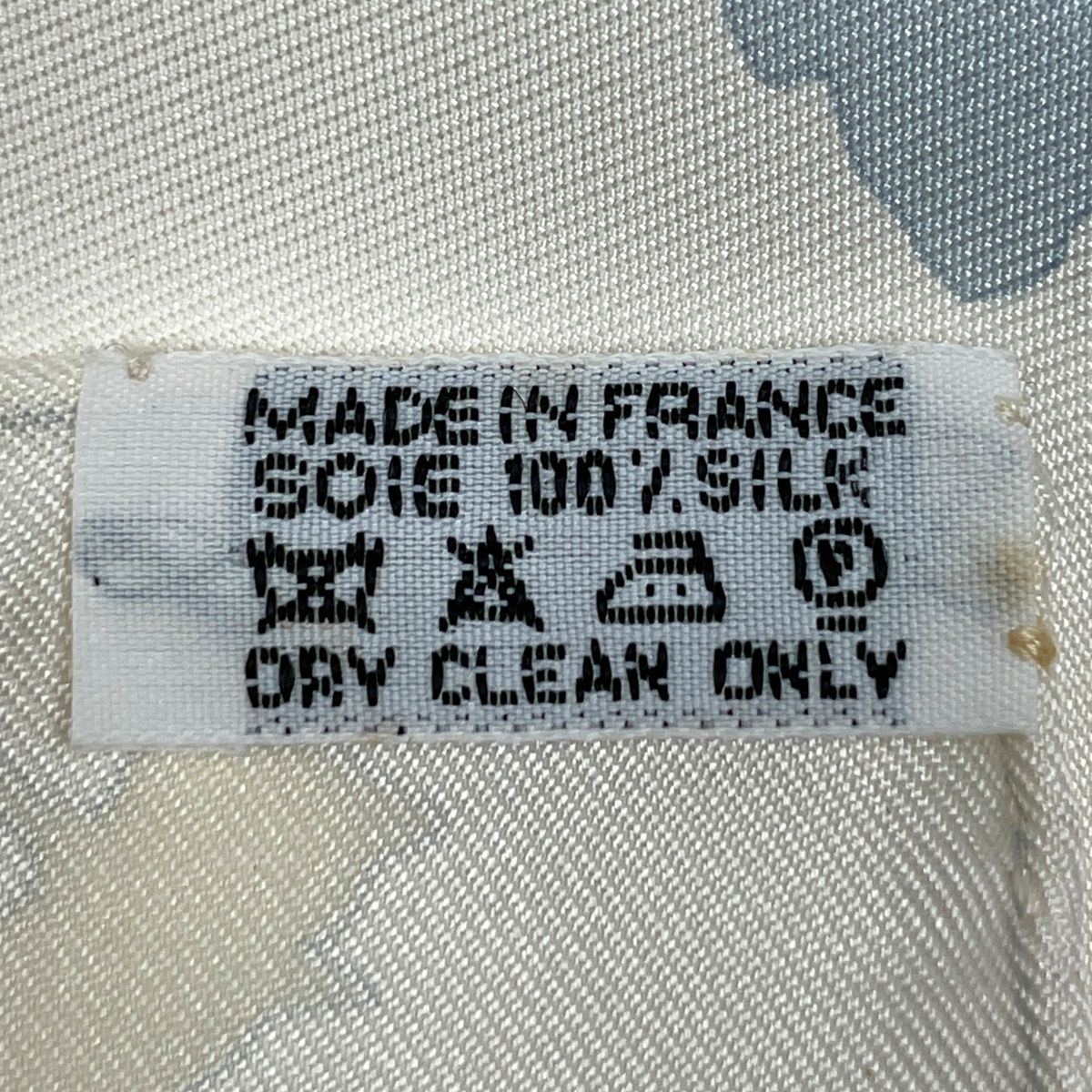 エルメス カレ90 JEUX D’OMBRES 影絵遊び エルメス HERMES カレ 90 JEUX D'OMBRES 影絵遊び スカーフ シルク