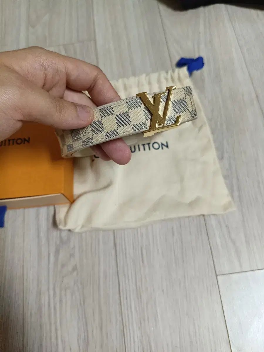  級 ルイヴィトン ダミエ アズール ベルト ゴールド ロゴ 85 34 ベルト 小物