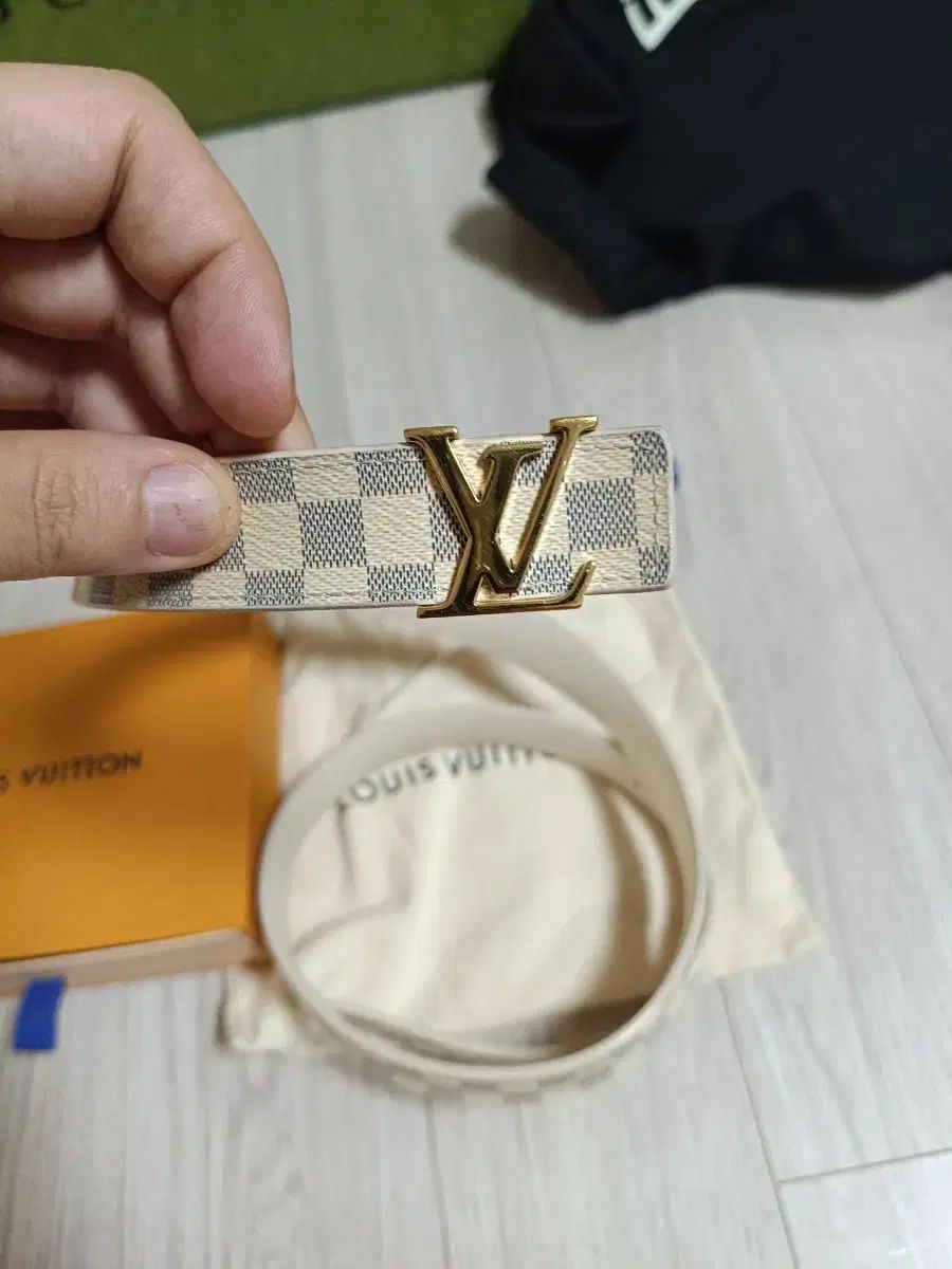 級 ルイヴィトン ダミエ アズール ベルト ゴールド ロゴ 85 34