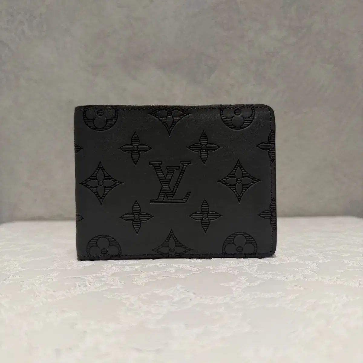 ルイヴィトン シャドウ グレー 二つ折り財布