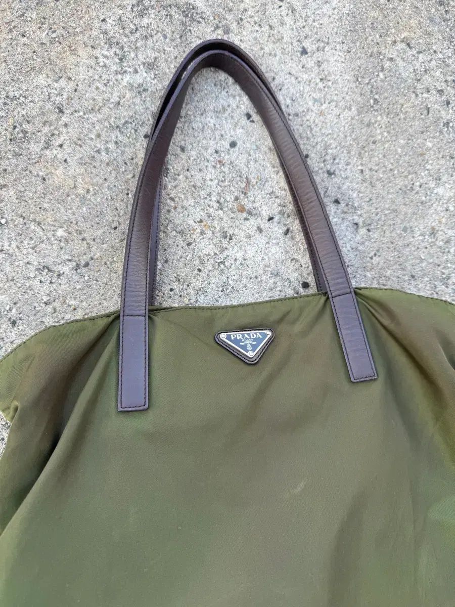 Prada ナイロン トートバッグ