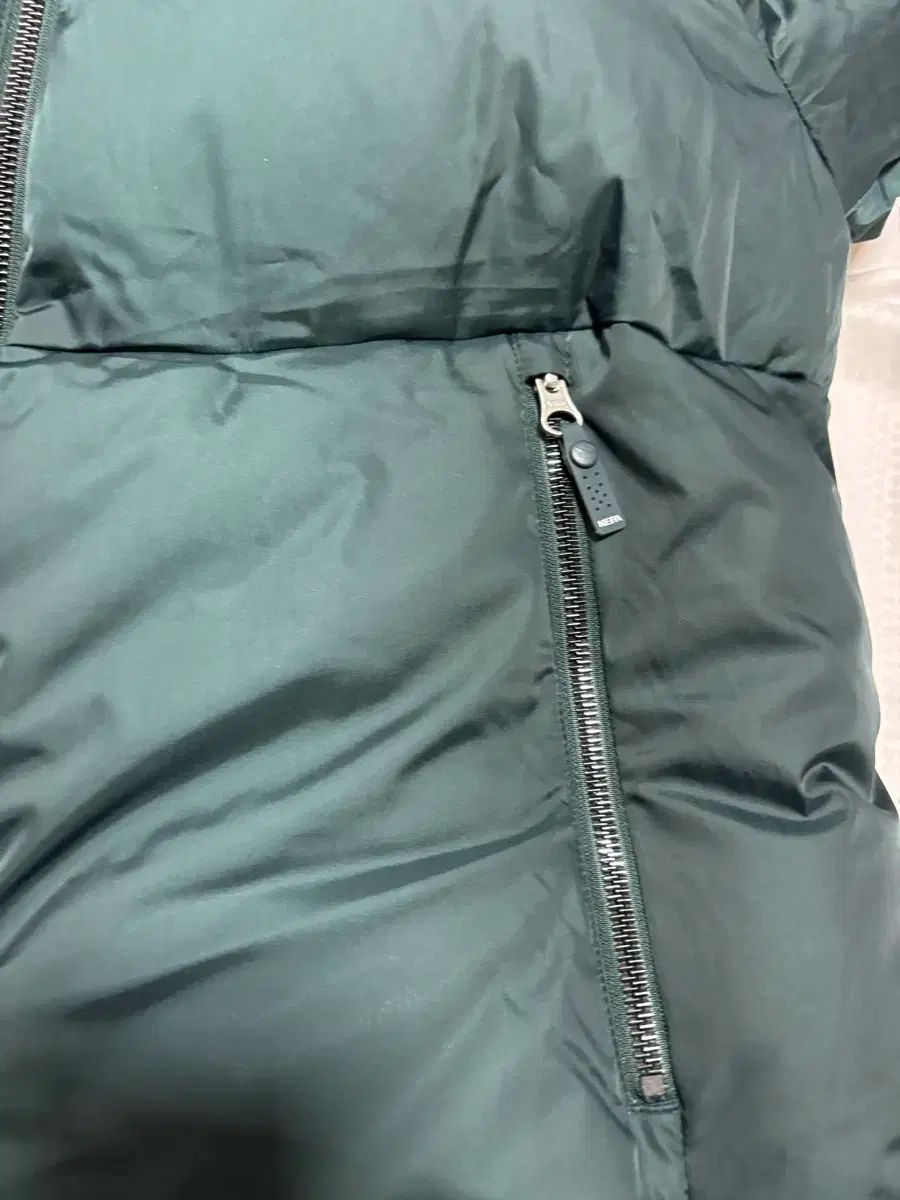 ロング丈ダウンジャケット