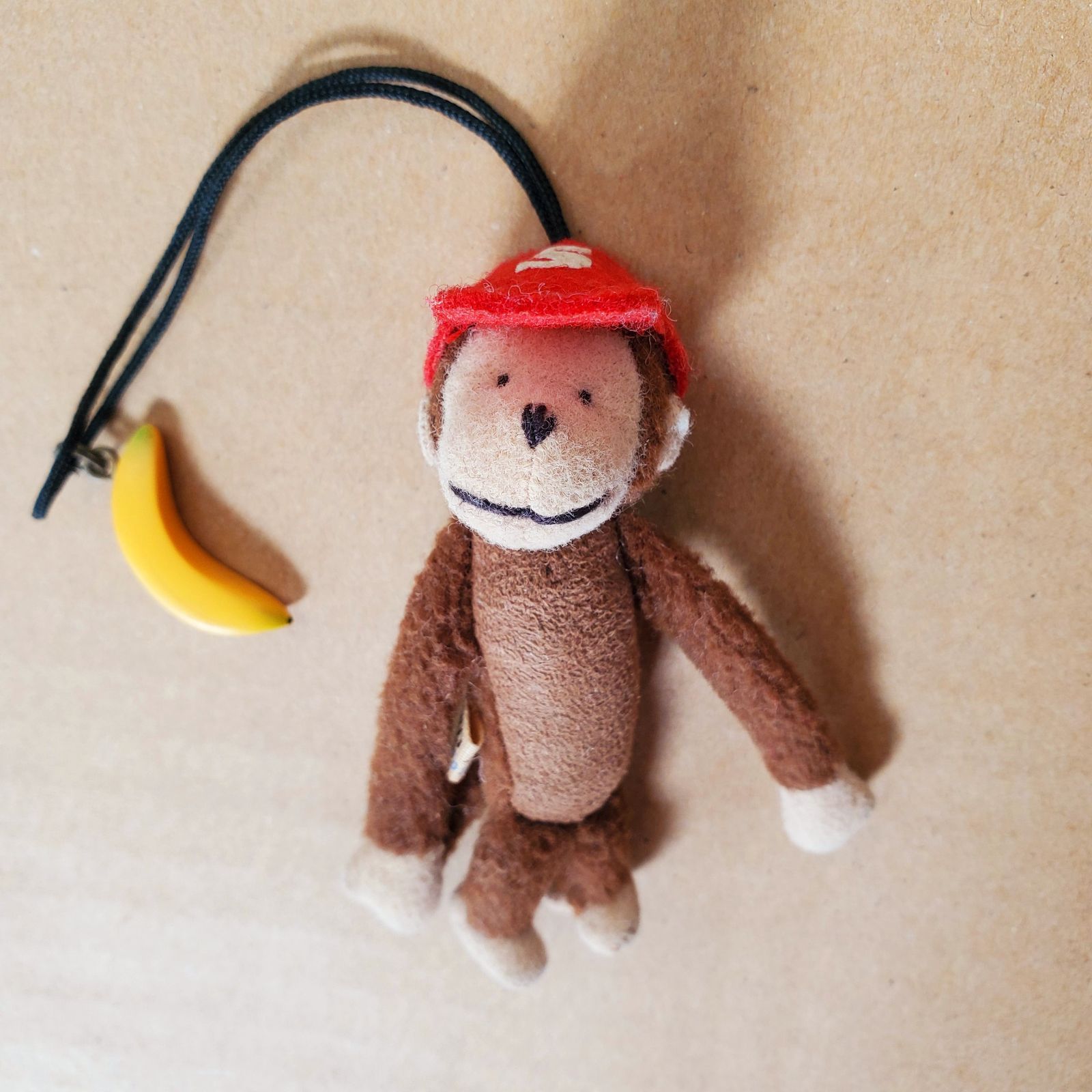 ユナイテッドアローズ UNITED ARROWS モンキーストラップ 赤キャップ