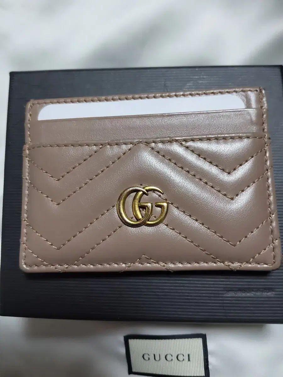 グッチ マーモント カードウォレット ベージュ