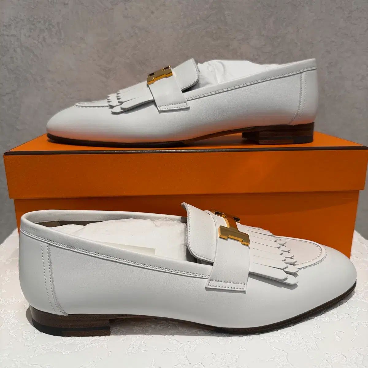 38 Hermes H バックル ロゴ 白 ロイヤル ローファー