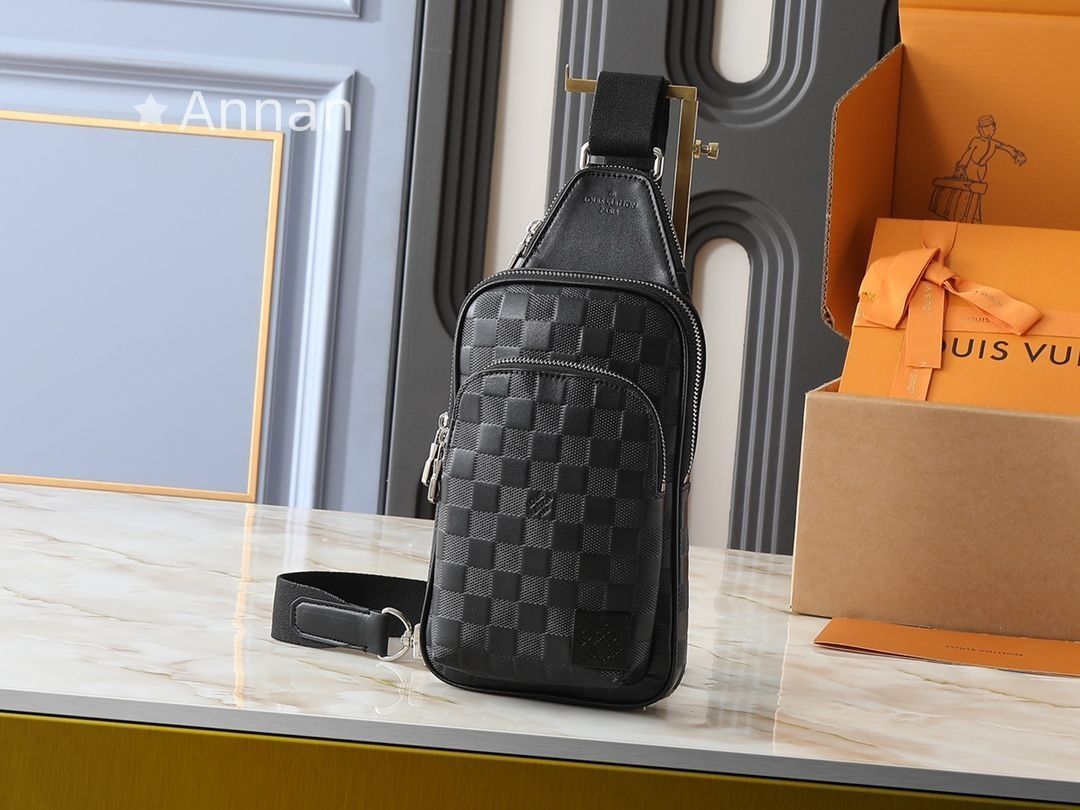 Louis vuittonルイヴィトン メンズ ボディーバッグ モデル