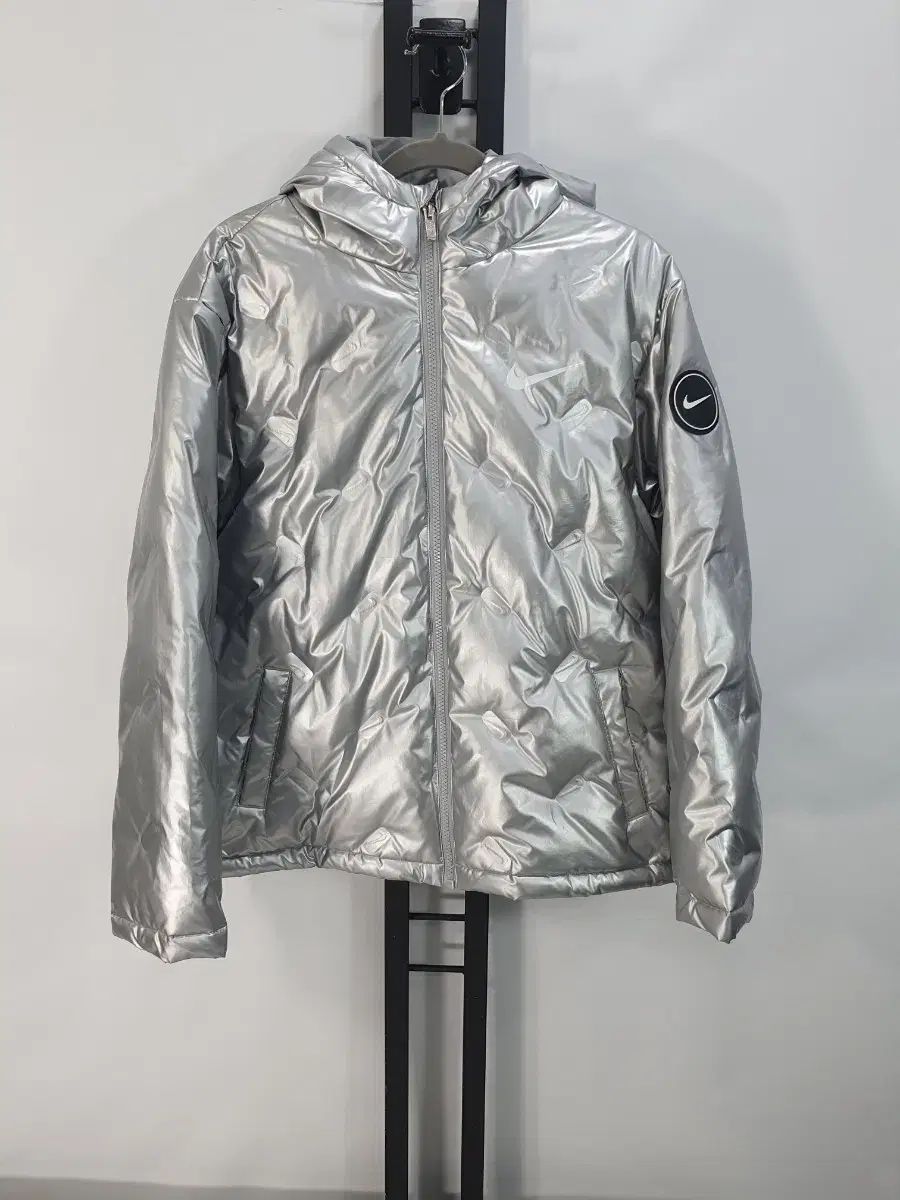 ナイキ ダウン ジャケット SHINee シルバー L 160