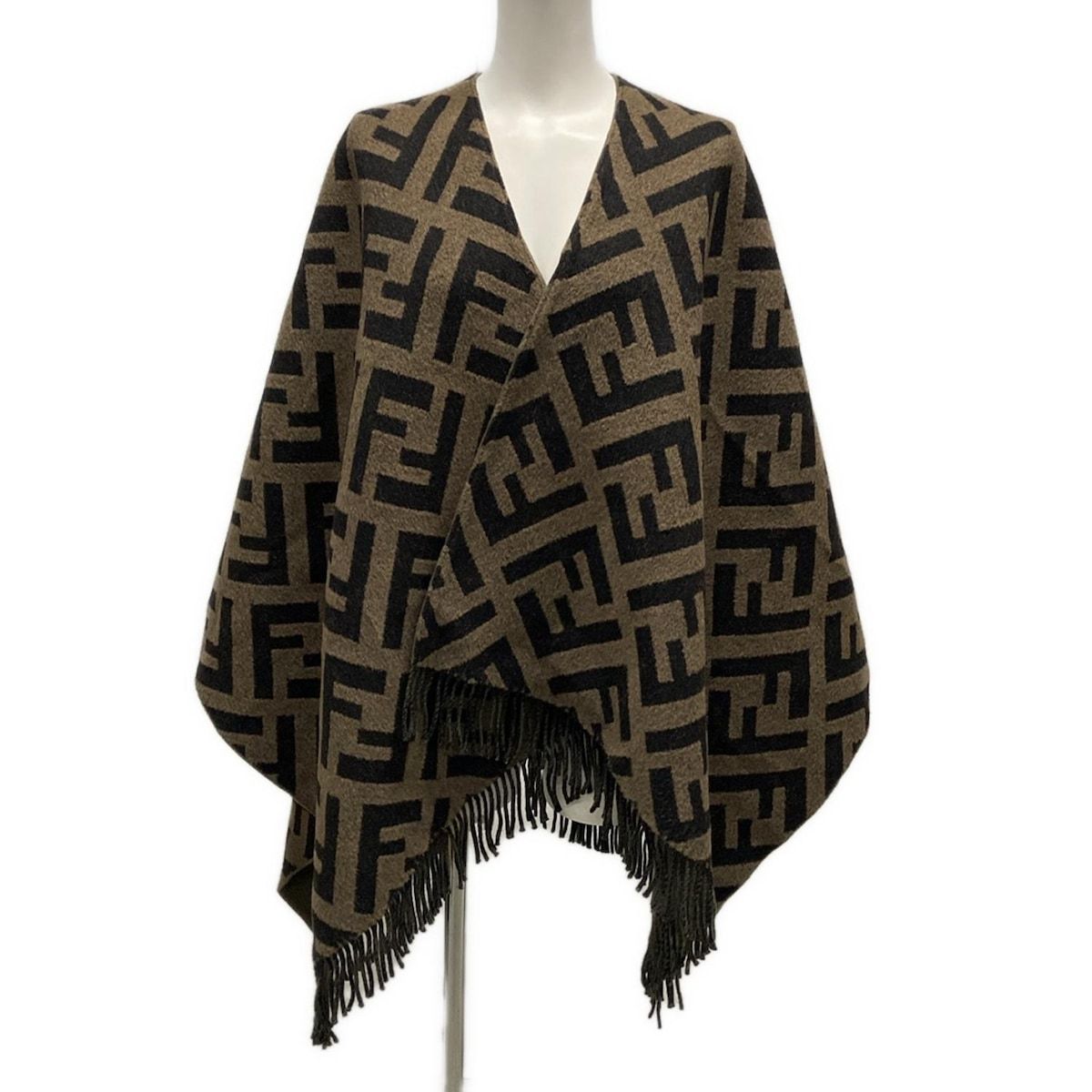 フェンディ ポンチョ