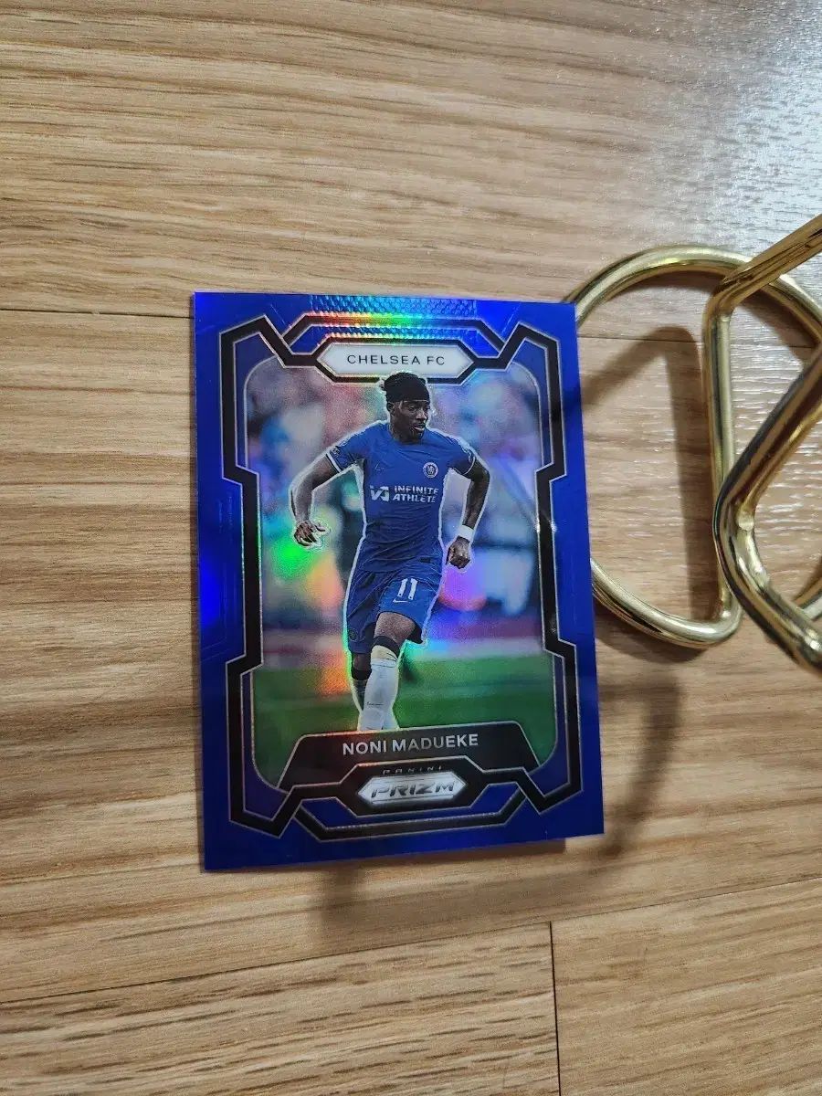 ヴィトン リバーシブル ベルト サンチュール・イニシャル マドレーヌ黒