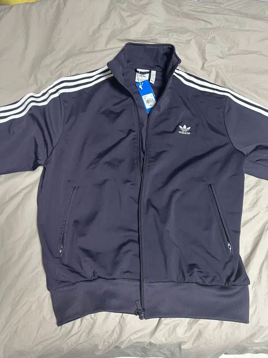 アディダス ファイヤーバード オーロラ ブラック XL