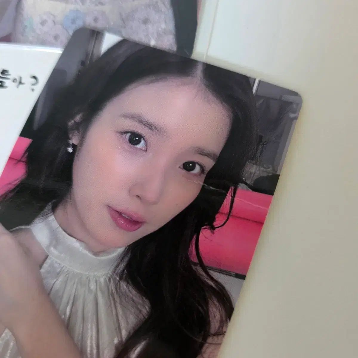 IU ポップアップ ストア 入場 グッズ トレカ - メルカリ