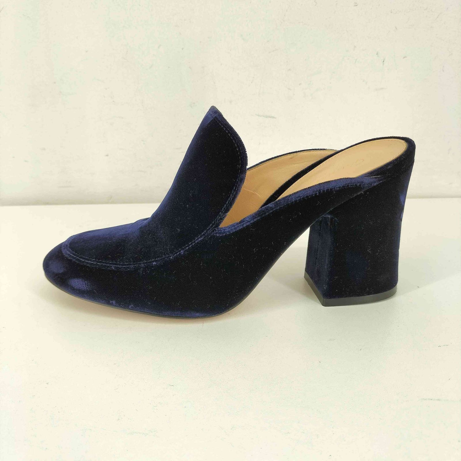 ジャンビトロッシ Gianvito Rossi ベルベットローファーパンプス