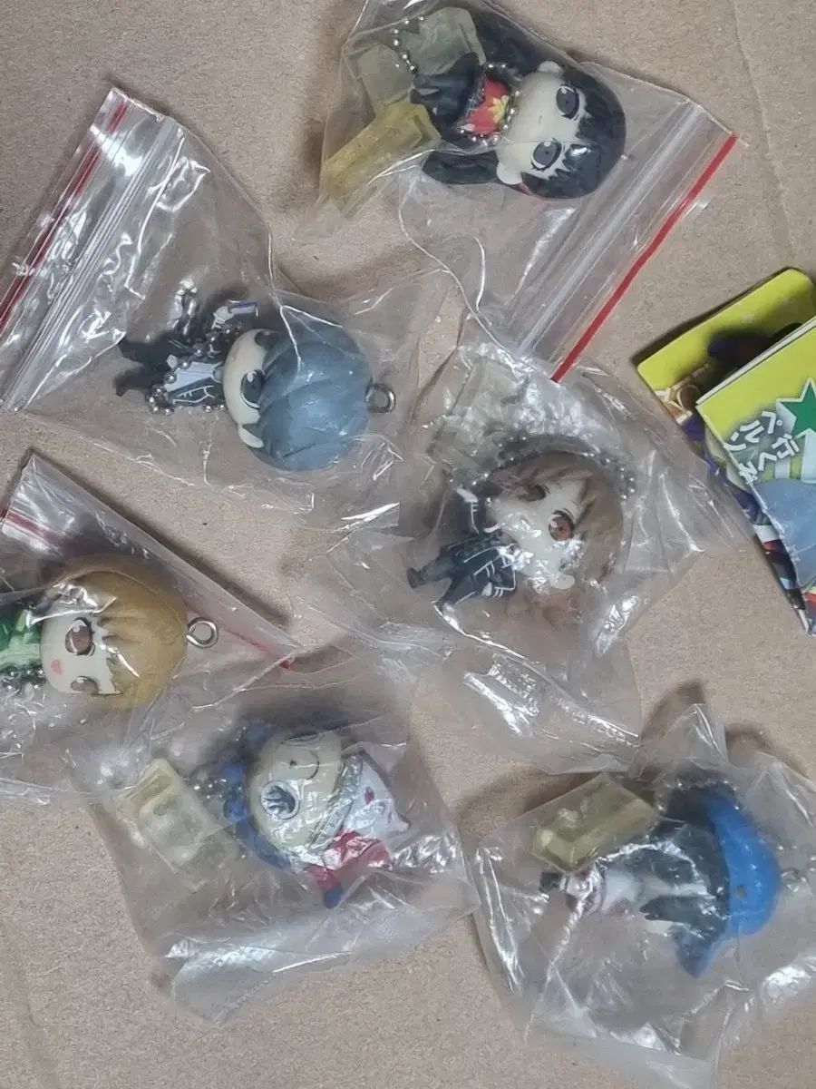 ペルソナ4 クラシック フィギュア キーホルダー 花村 陽介 里中 千枝 白鐘 直斗 クマ