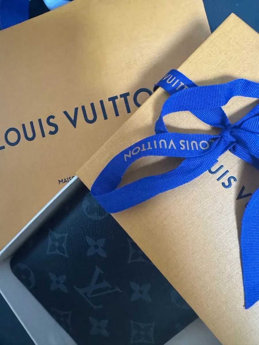 ほぼ ルイヴィトン エクリプス 二つ折り財布