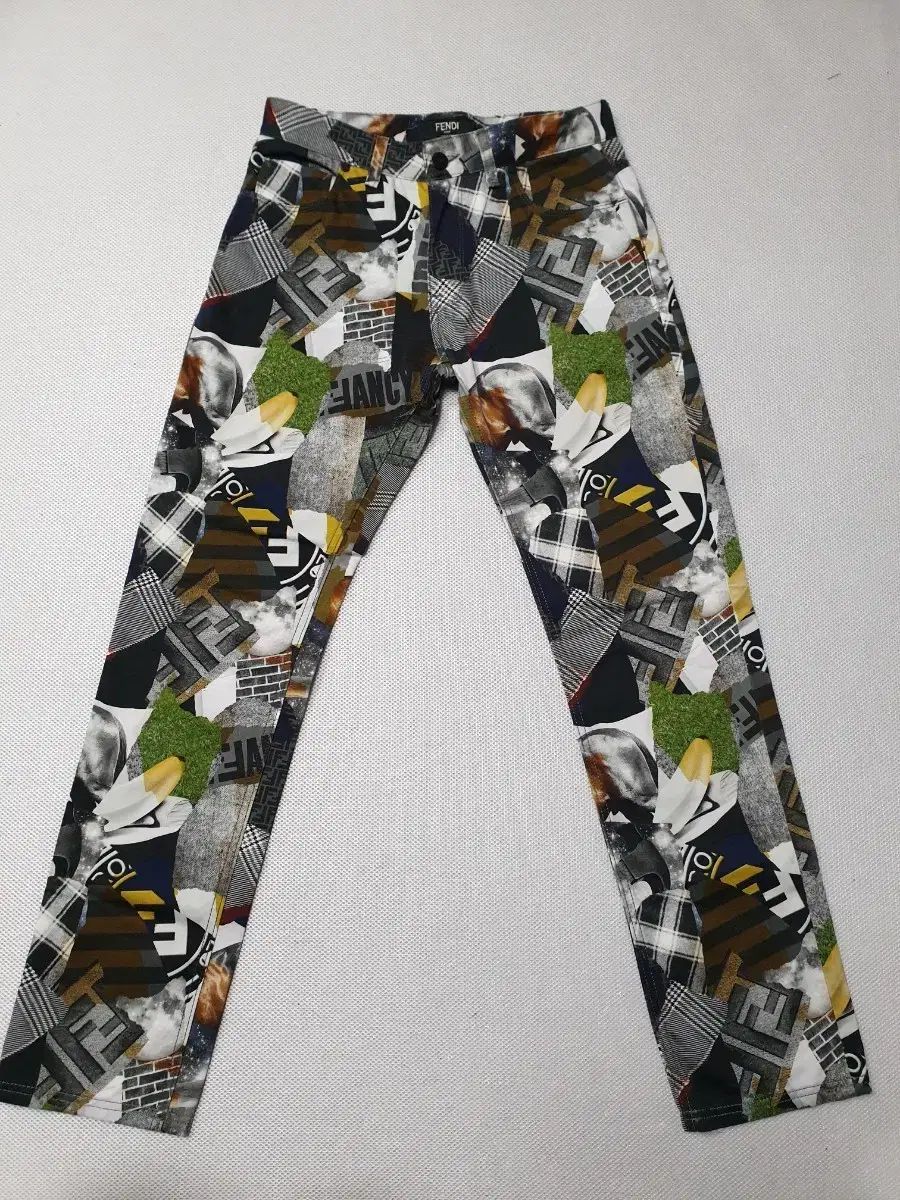 FENDI 펜디 マルチ パータン プリンティング ズボン 31