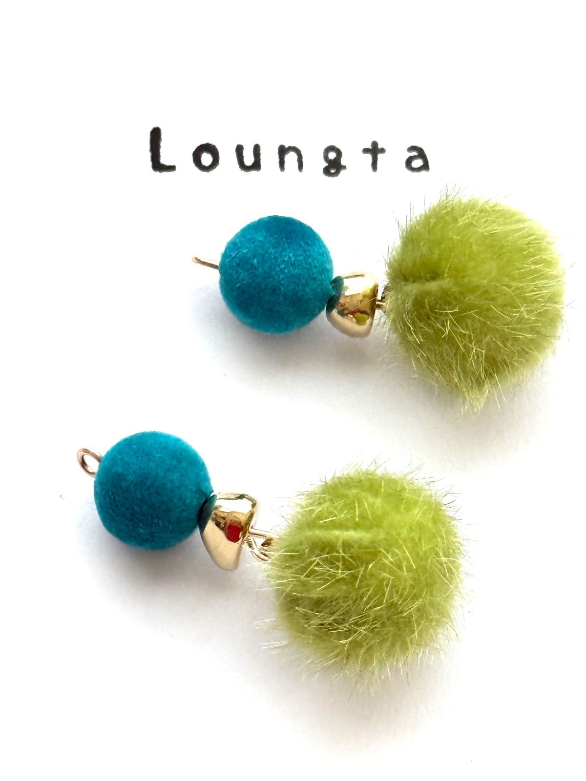 3595モコモコピアス ファーピアス ファーボールピアス 樹脂ピアス