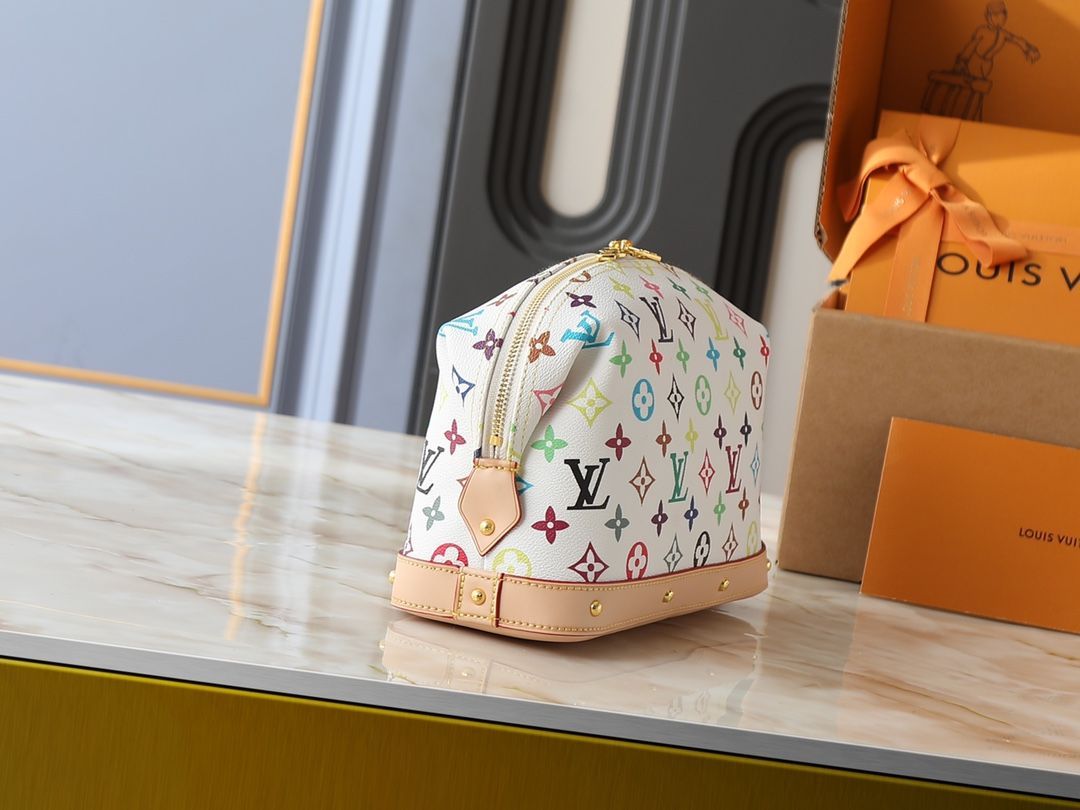 Louis vuittonルイヴィトン モノグラム 化粧ポーチ