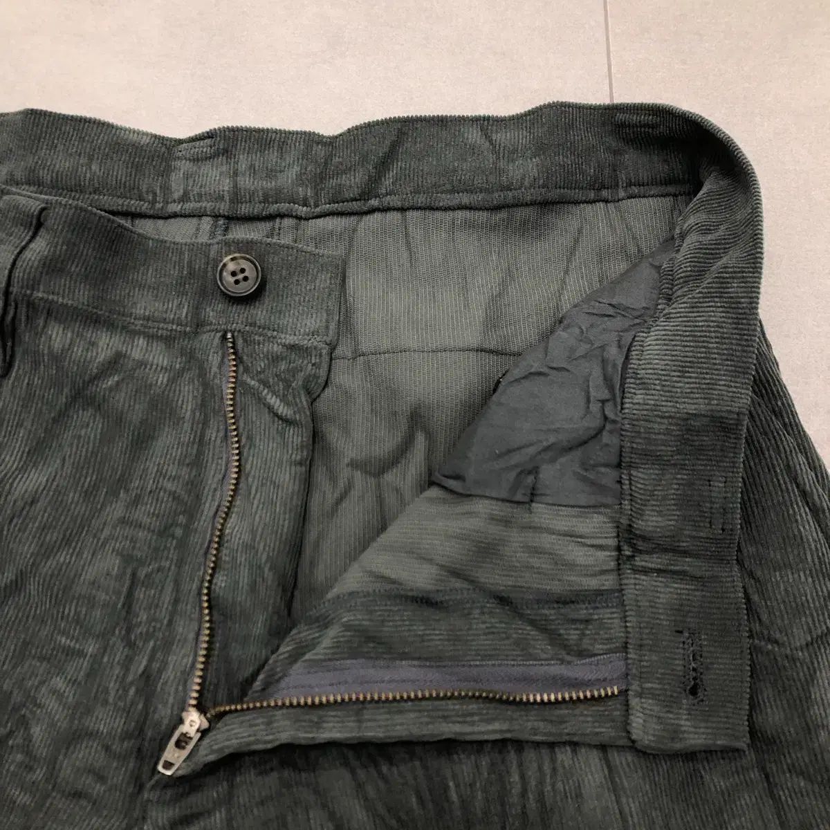 イッセイミヤケ オムプリッセ コーデュロイ プリーツ パンツ 3