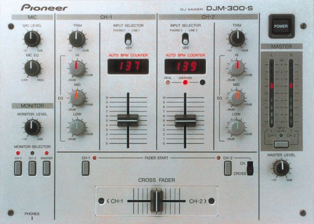 中古】【非常に良い】PIONEER パイオニア DJM-300-S シルバー ブラック