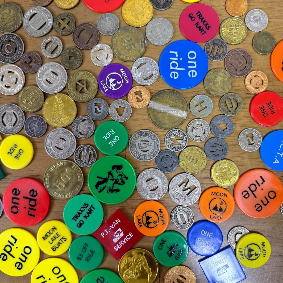 A 98点 ヴィンテージ 交通トークン 大量 まとめて セット 卸売 ビンテージ アンティーク 小物 昭和レトロ ガレージ カスタム 形状 スケルトン インダストリアル デザイン DIY 世田谷ベース メダル コイン 地下鉄