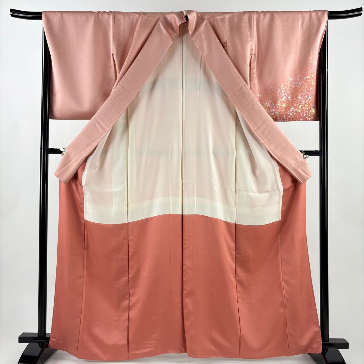 【美品】 付下げ 身丈165cm 裄丈67cm M 袷 椿 地紋 刺繍 金銀彩 ピンク 正絹 秀品 【】