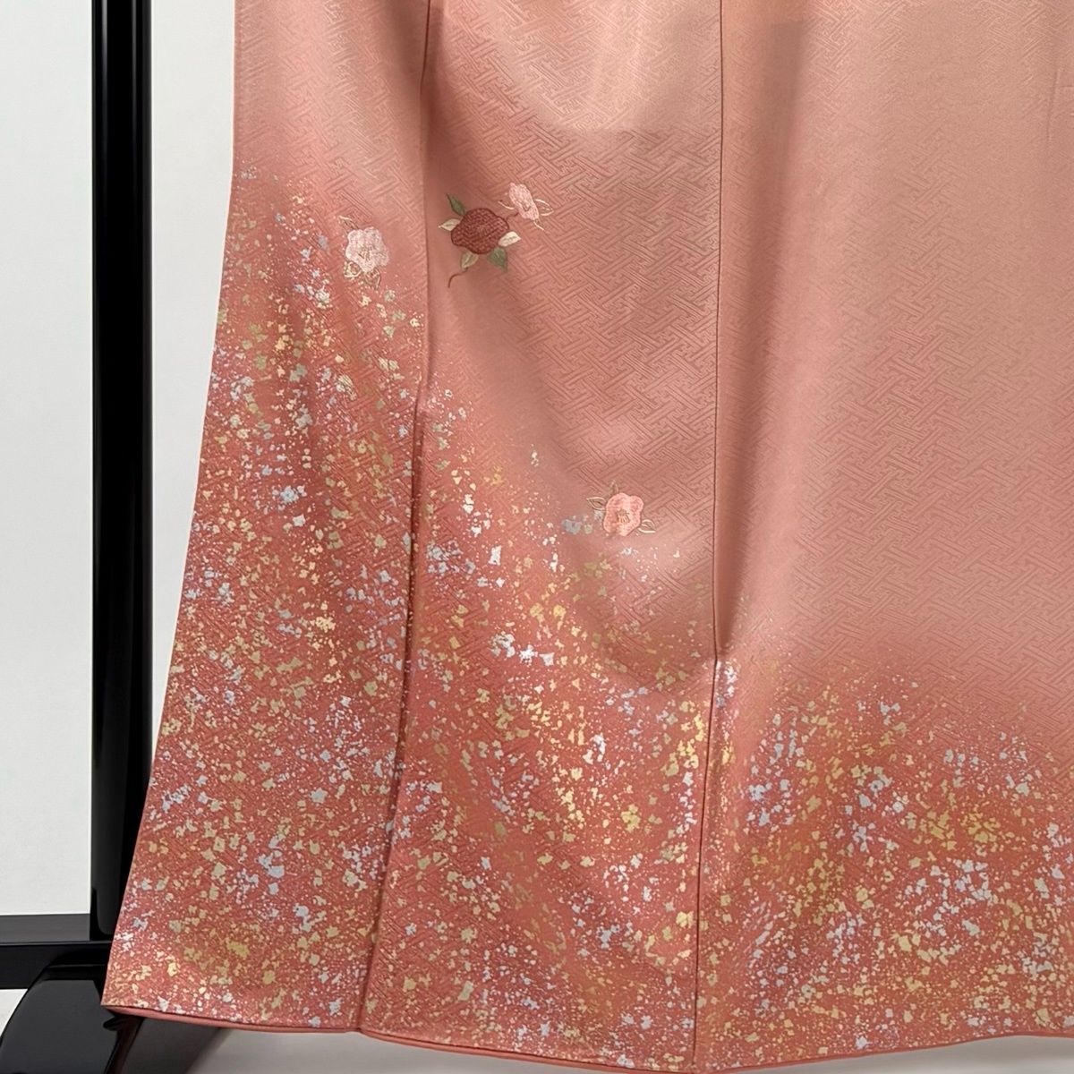 【美品】 付下げ 身丈165cm 裄丈67cm M 袷 椿 地紋 刺繍 金銀彩 ピンク 正絹 秀品 【】