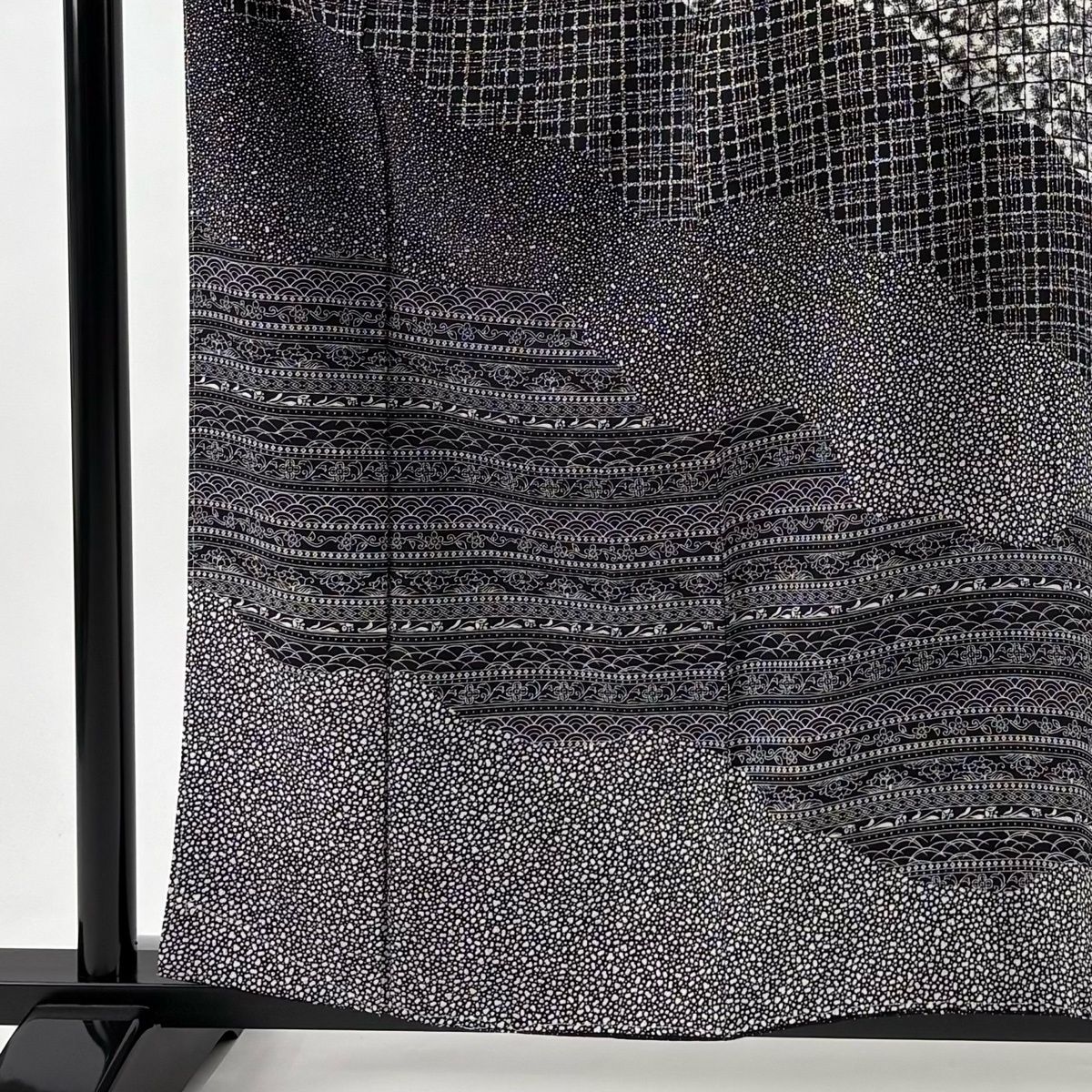 訪問着 身丈160 cm 裄丈65 M 袷 落款 草花 格子 黒灰 正絹 秀品