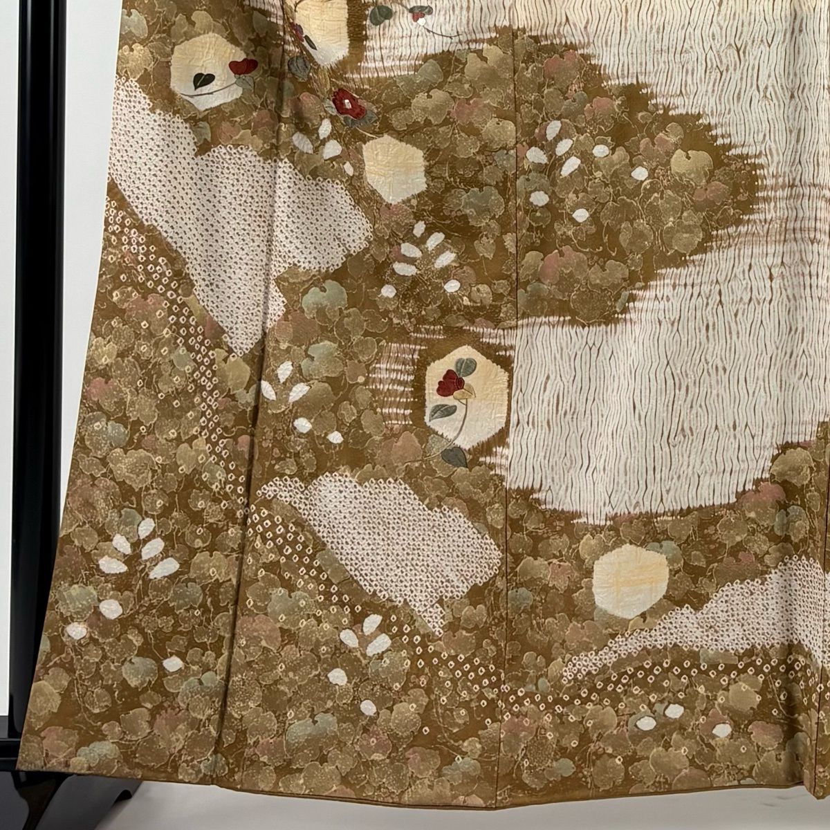 訪問着 身丈162 cm 裄丈67 M 袷 椿 亀甲 絞り 刺繍 薄茶色 正絹 秀品