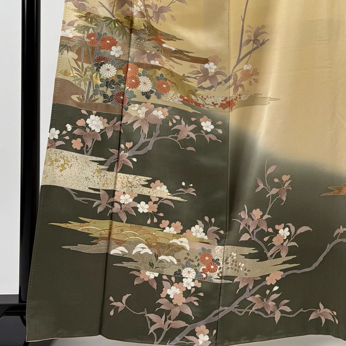 訪問着 身丈164 cm 裄丈65 M 袷 落款 菊 松竹梅 金銀彩 染分け ベージュ 正絹 秀品