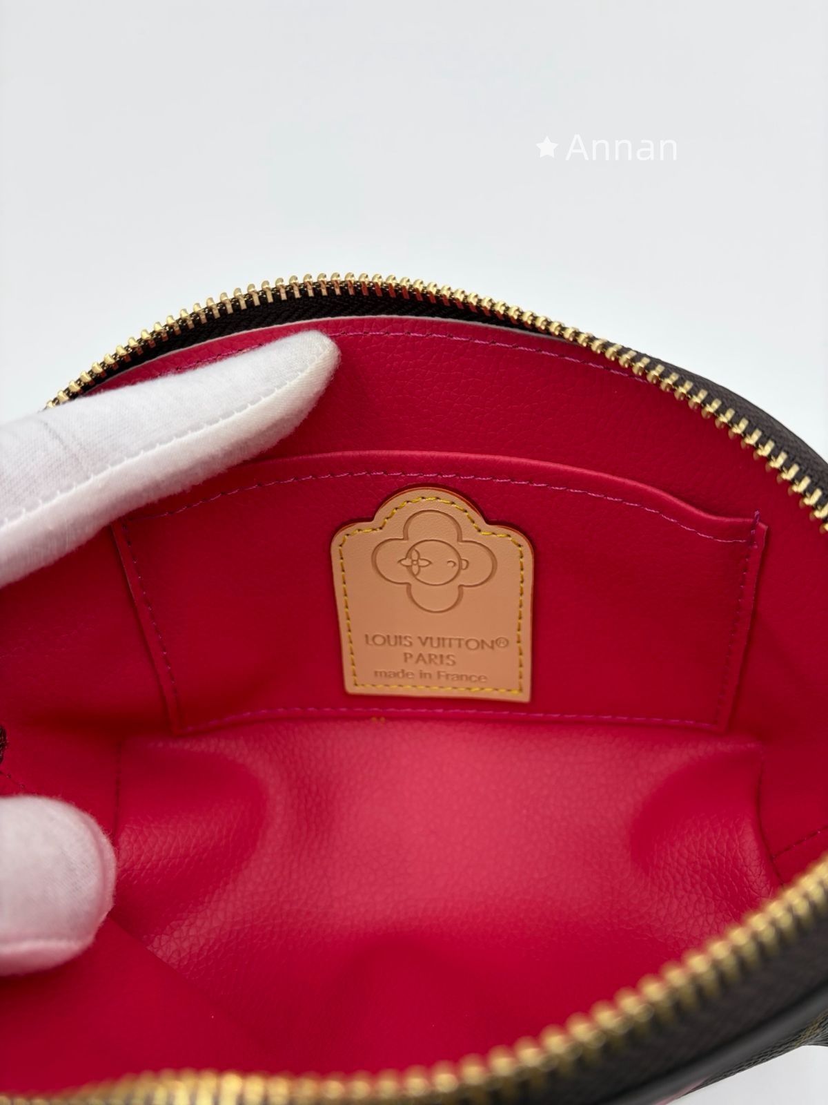 未使用に近い Louis vuittonルイヴィトン モノグラム 化粧ポーチ