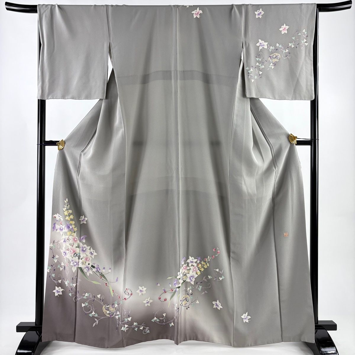 訪問着 身丈165 cm 裄丈68 L 袷 橋本しずか 落款 草花 花唐草 ぼかし 灰色 正絹 秀品