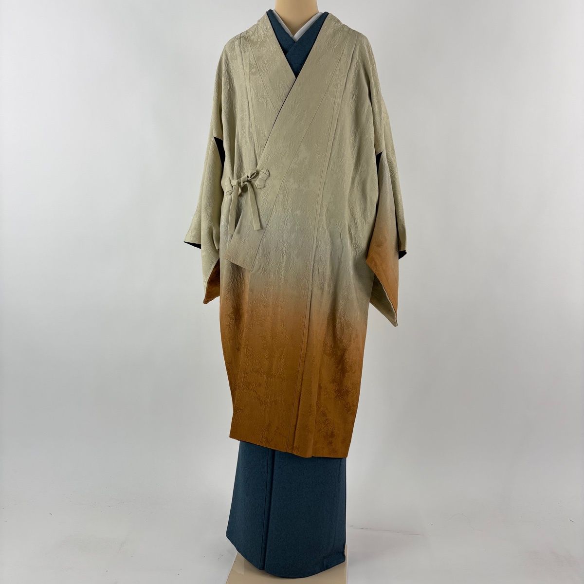 道中着 身丈108 cm 裄丈68 L 和装コート 着物衿 リバーシブル 地紋 裾ぼかし ベージュ 正絹