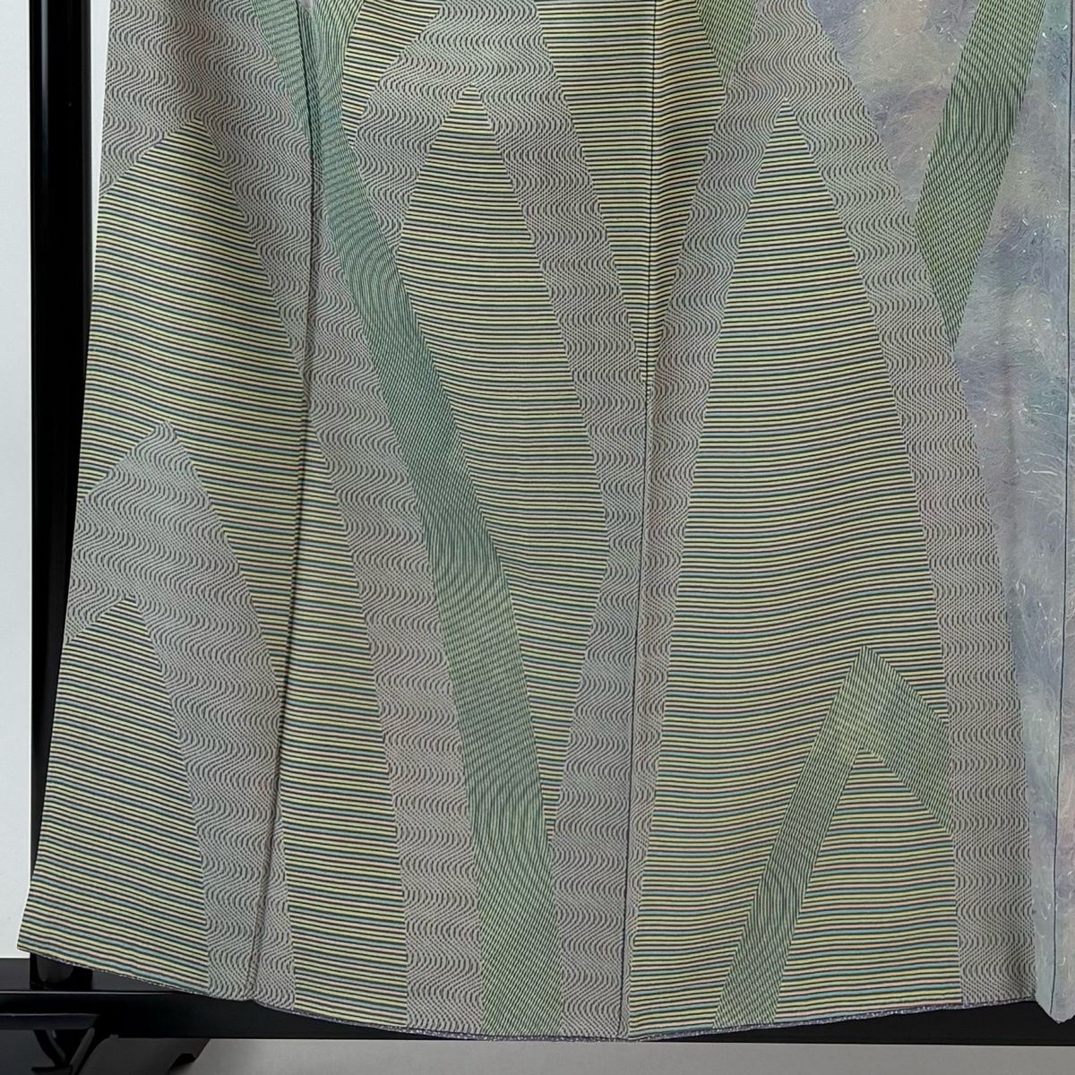訪問着 身丈158 cm 裄丈65.5 M 袷 落款 幾何学模様 縞 灰紫 正絹 名品