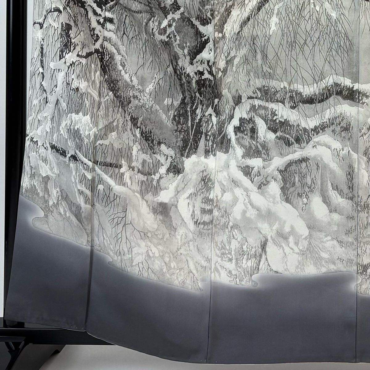 訪問着 身丈164 cm 裄丈64.5 M 袷 山岡古都 落款 樹木 雪 ぼかし 灰色 正絹 名品