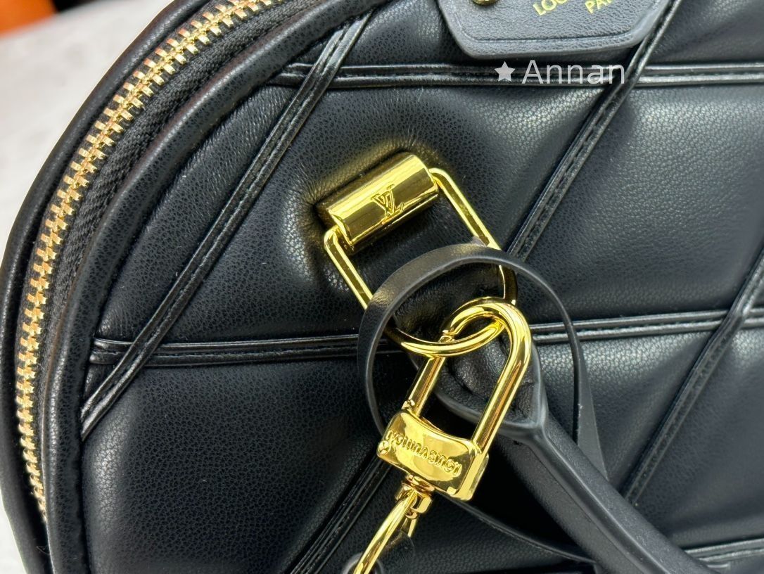 ショルダーバッグ