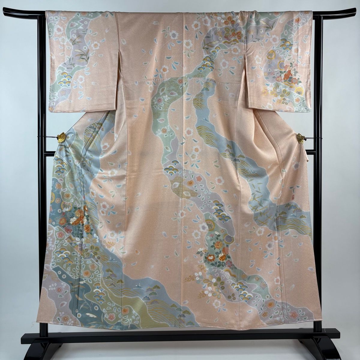 訪問着 身丈155 cm 裄丈63.5 S 袷 落款 草花 青海波 金糸 金彩 ピンク 正絹