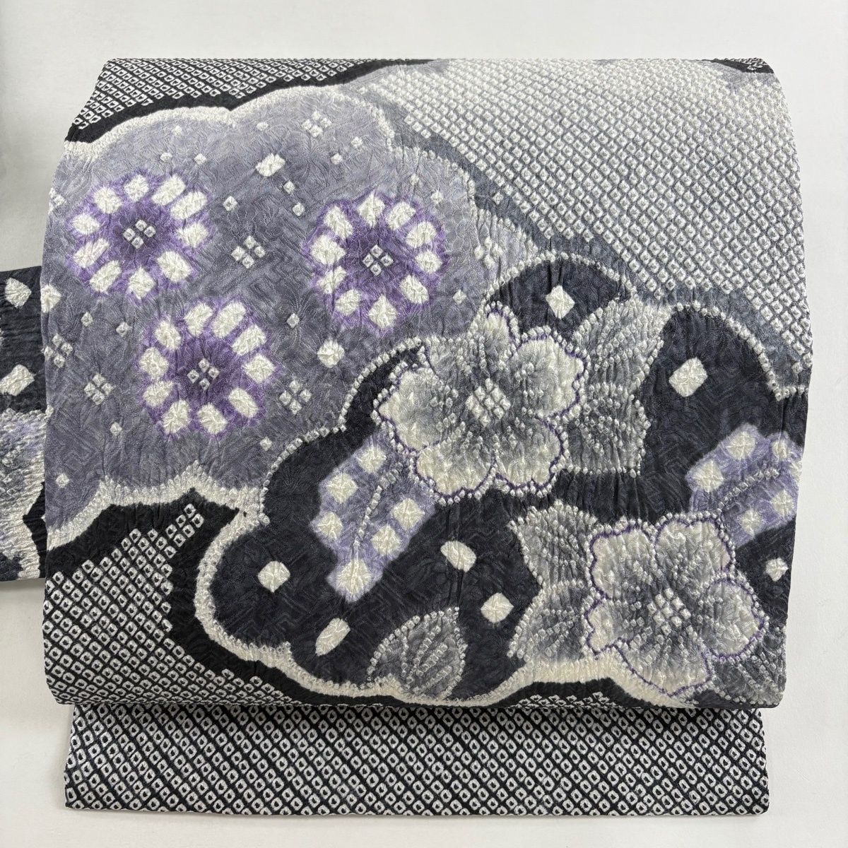 名古屋帯 雲文 草花 総絞り 黒灰 正絹